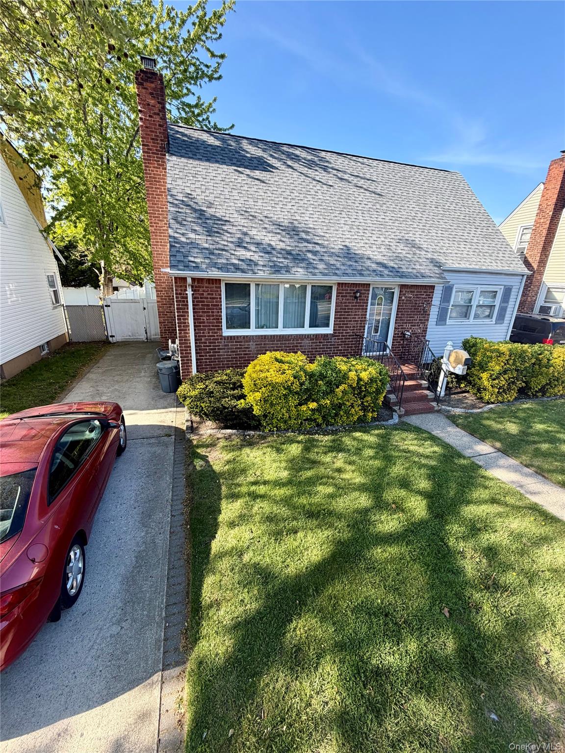847 Jerusalem Avenue – For Sale photo 2
