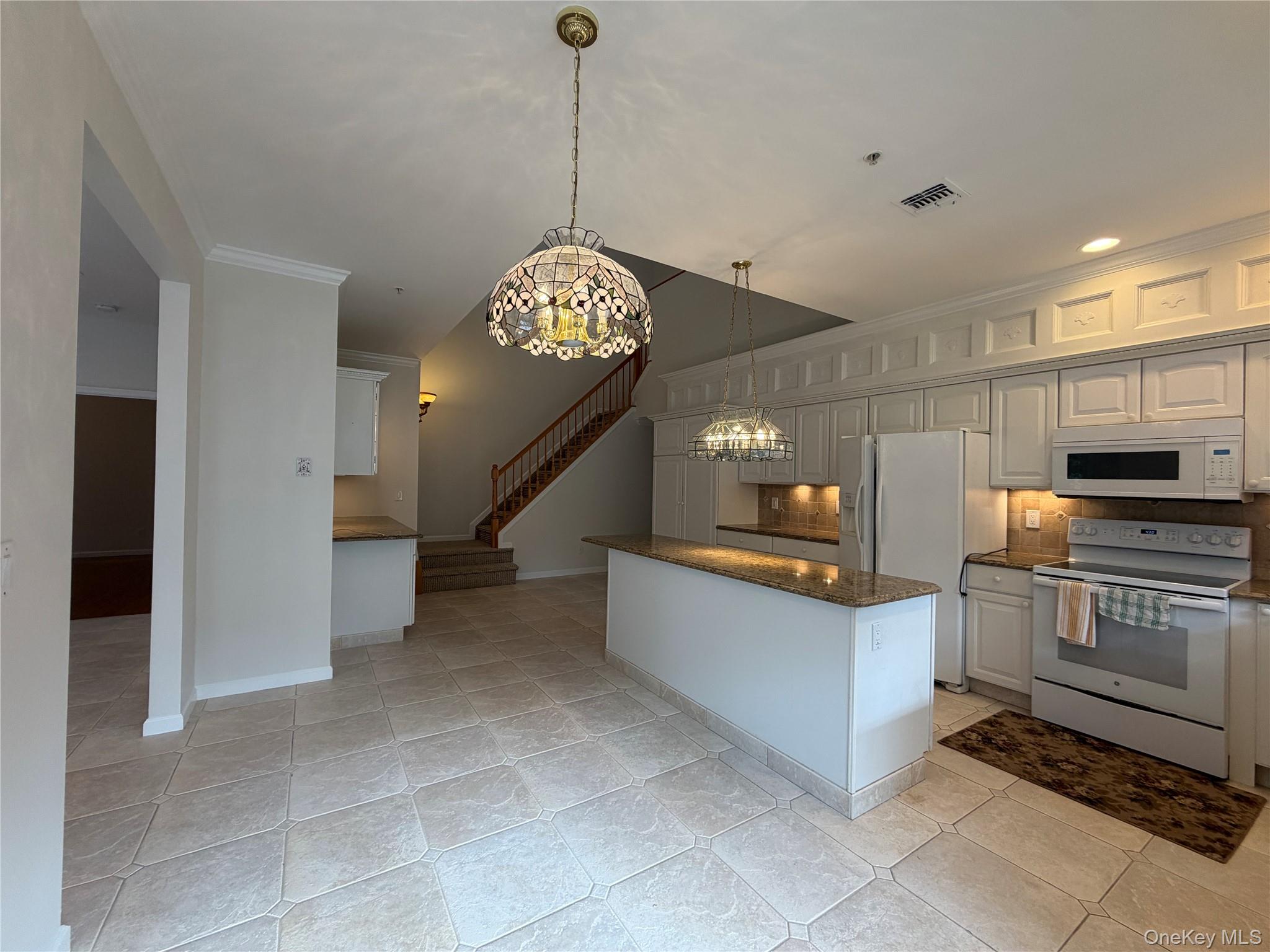19 Meadow Pond Circle – For Sale photo 5