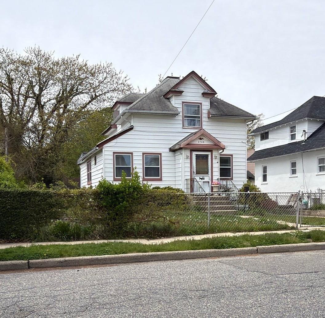 2746 Park Avenue – For Sale photo 2