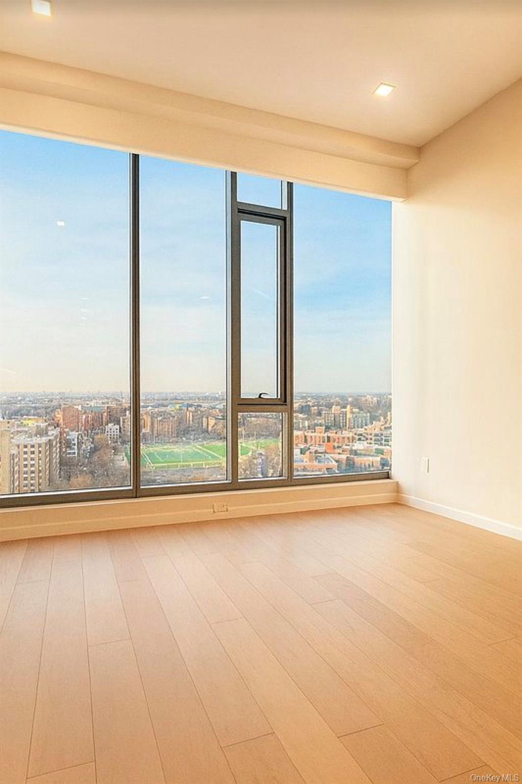 35-32 Leavitt Street – For Sale photo 6