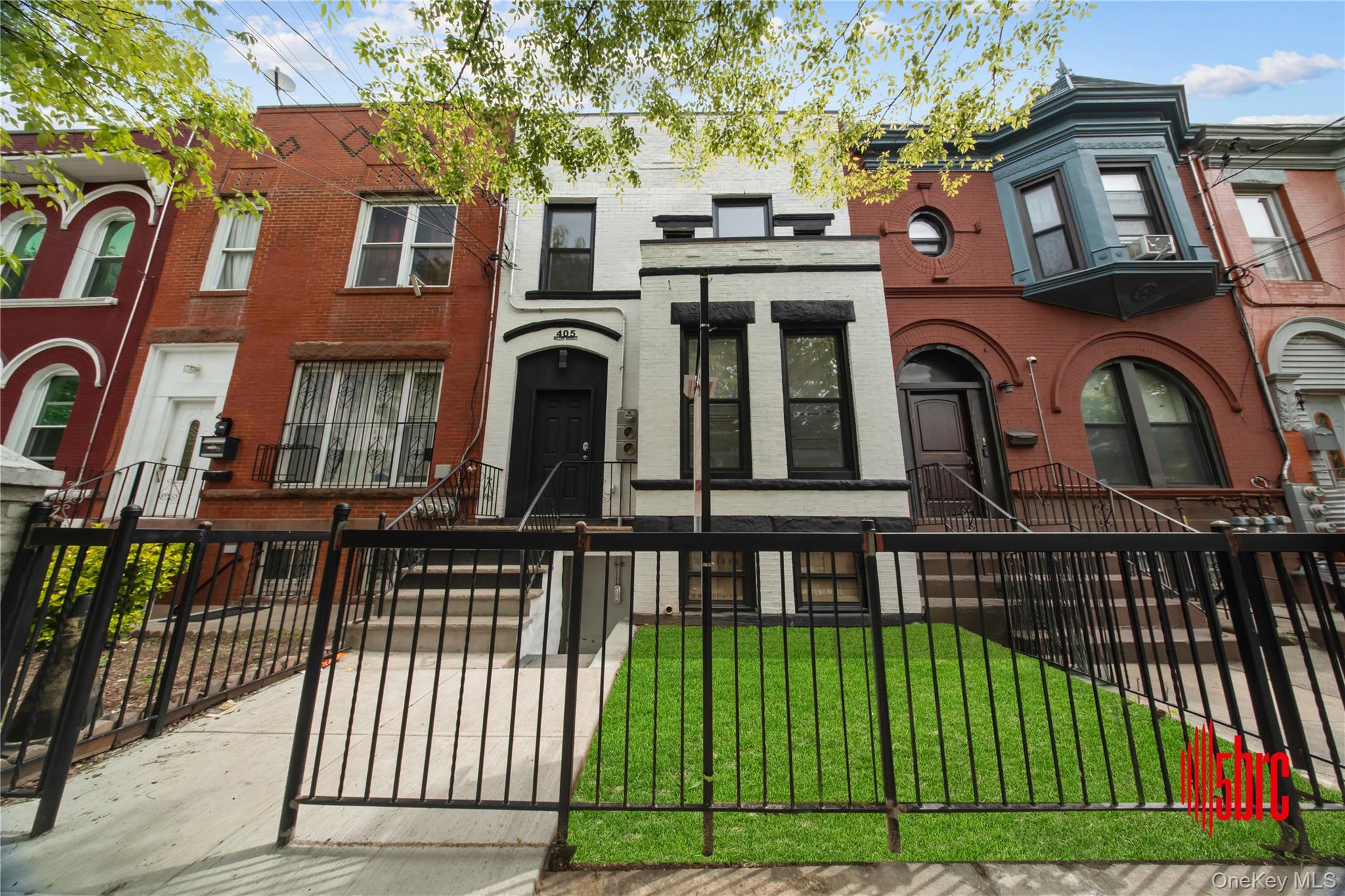 405 Miller Avenue – For Sale