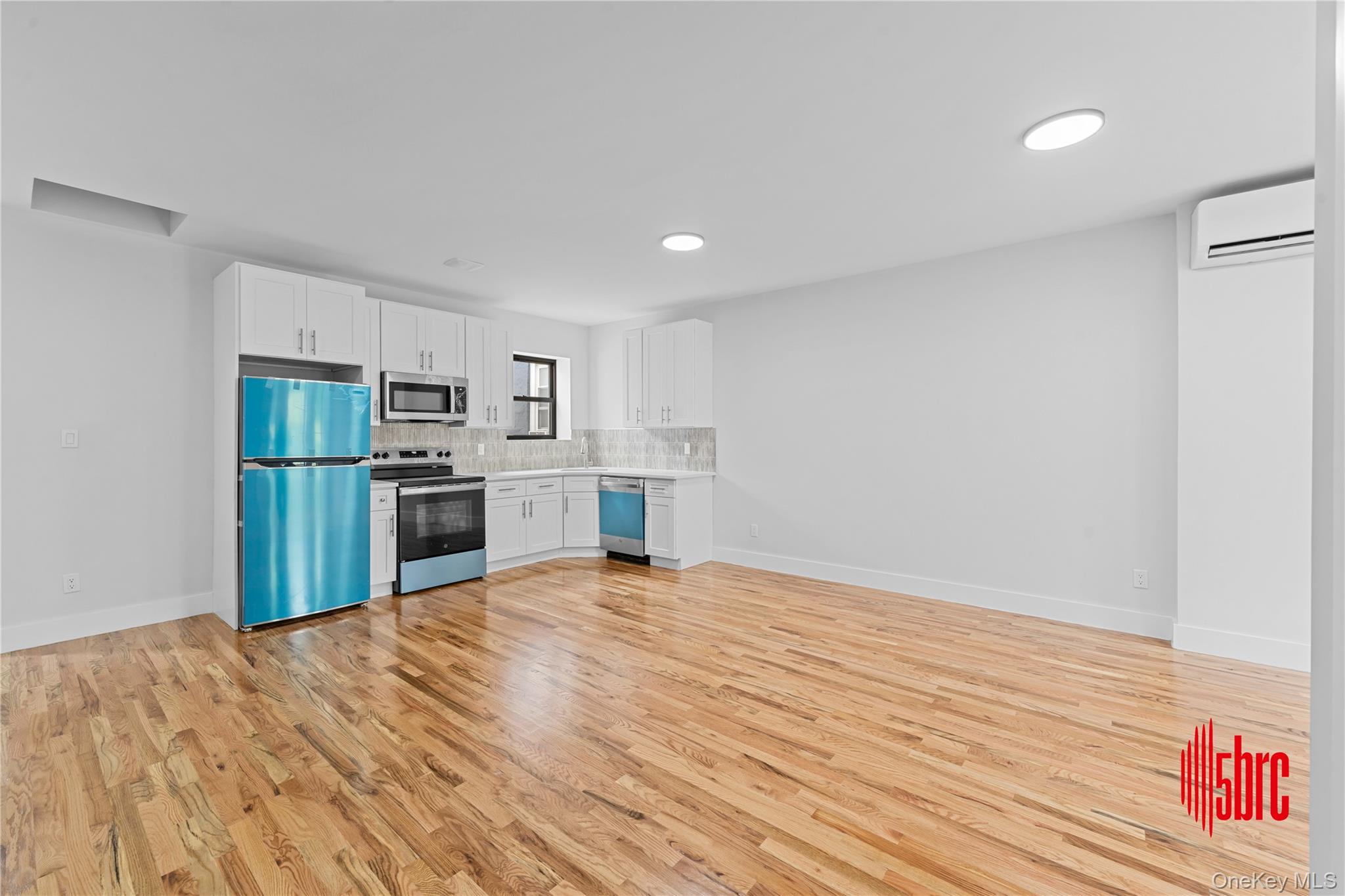 405 Miller Avenue – For Sale photo 12