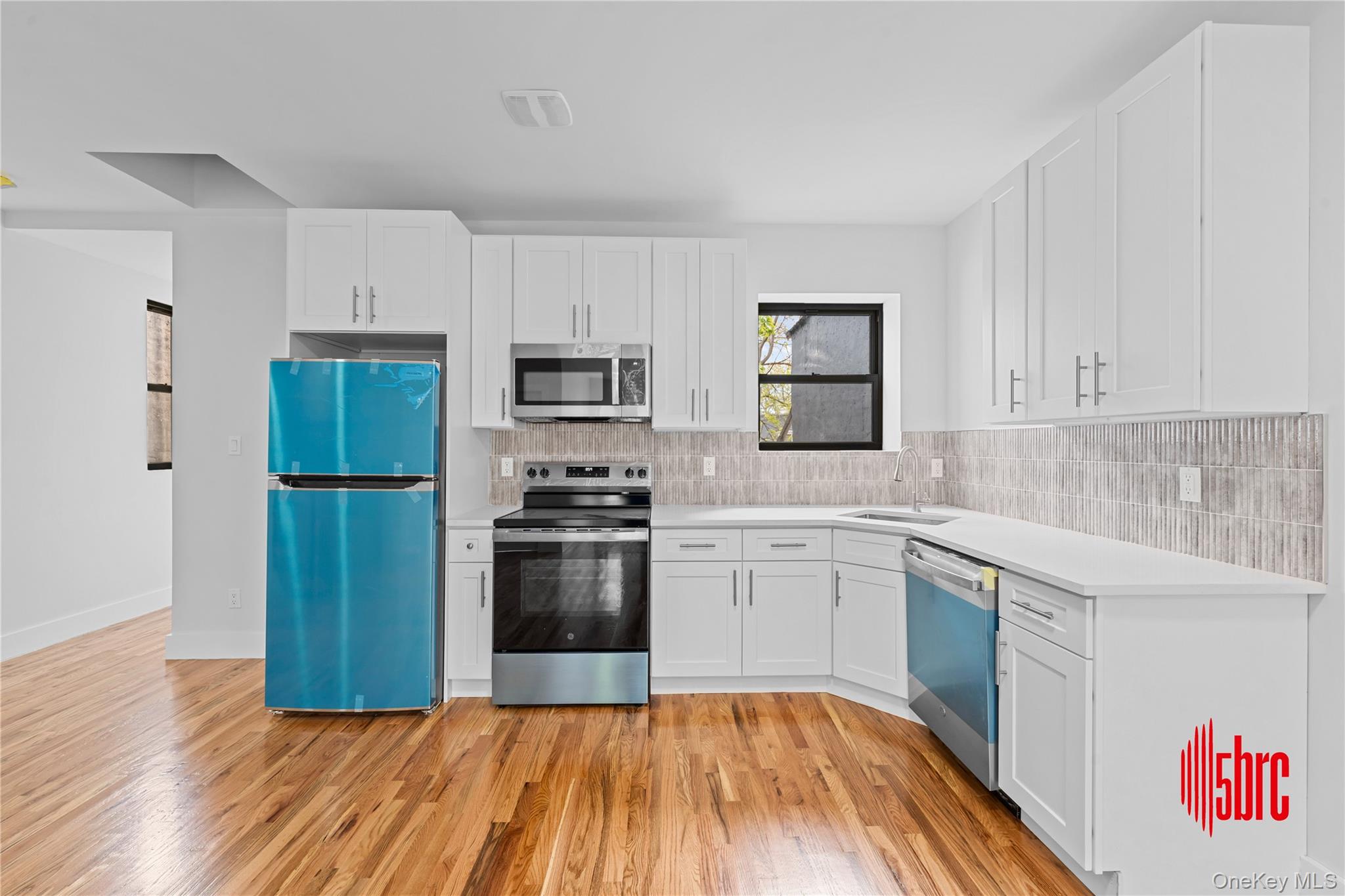 405 Miller Avenue – For Sale photo 10