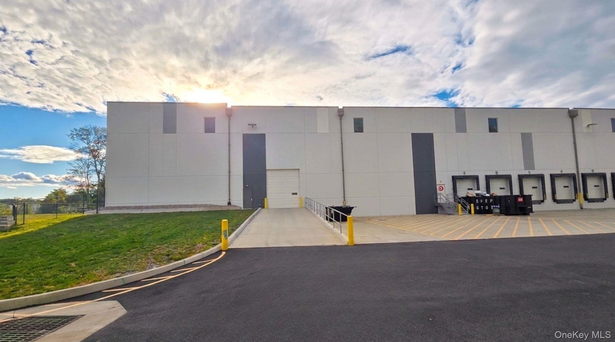 625 Corporate Way – For Rent