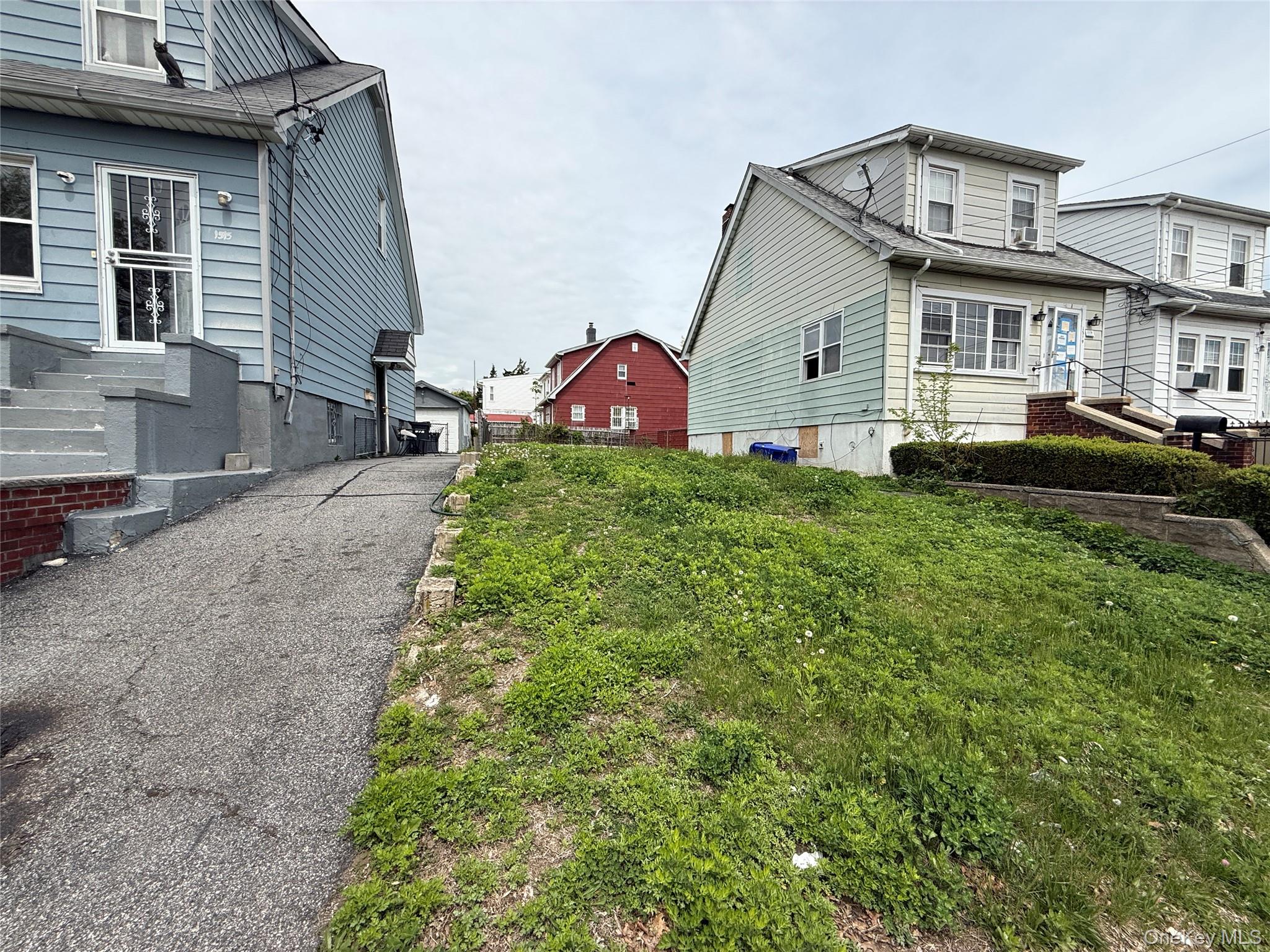 1517 Adee Avenue – For Sale photo 2