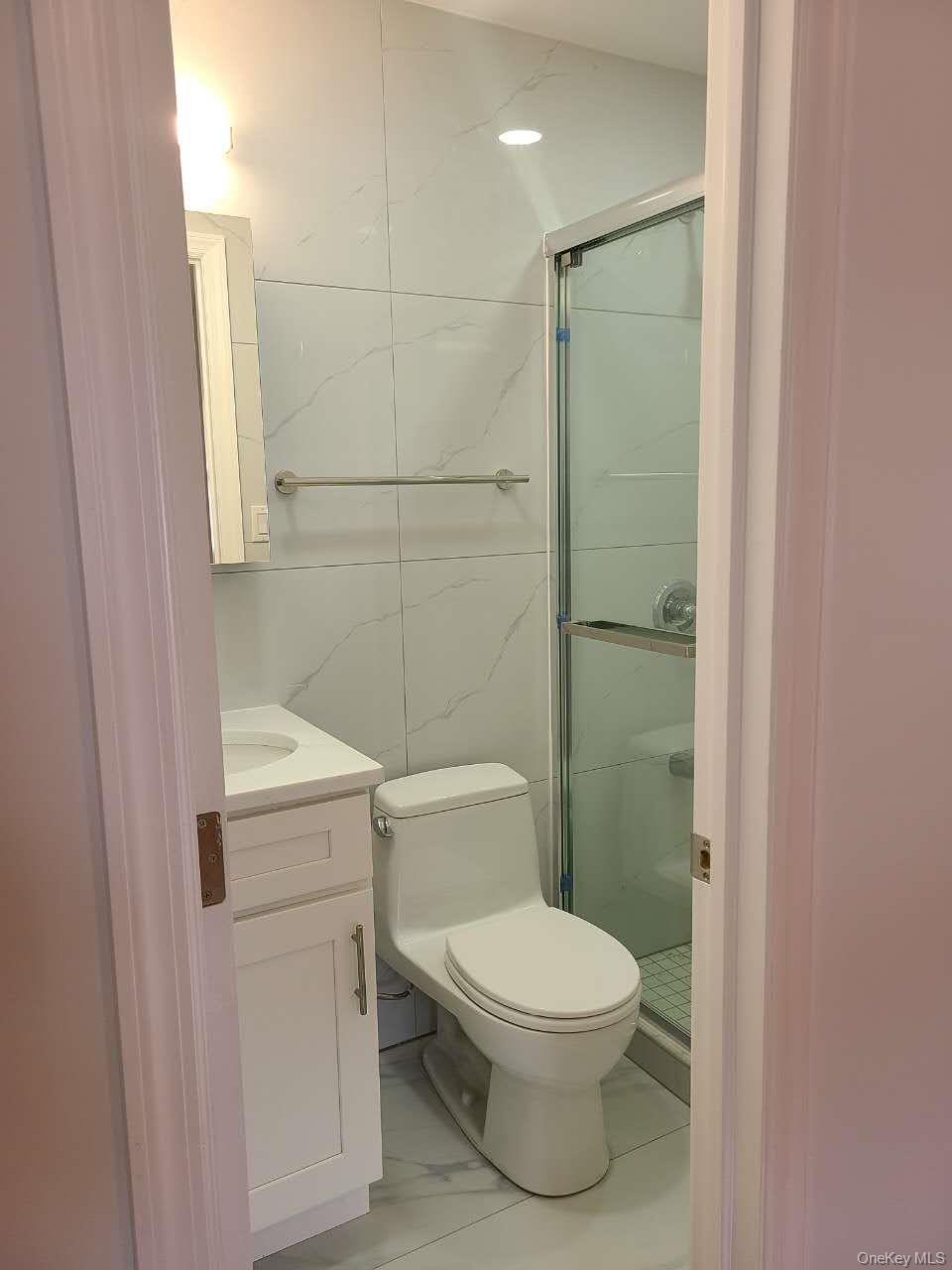 6473 Ellwell Crescent, Unit 1st Floor photo 4