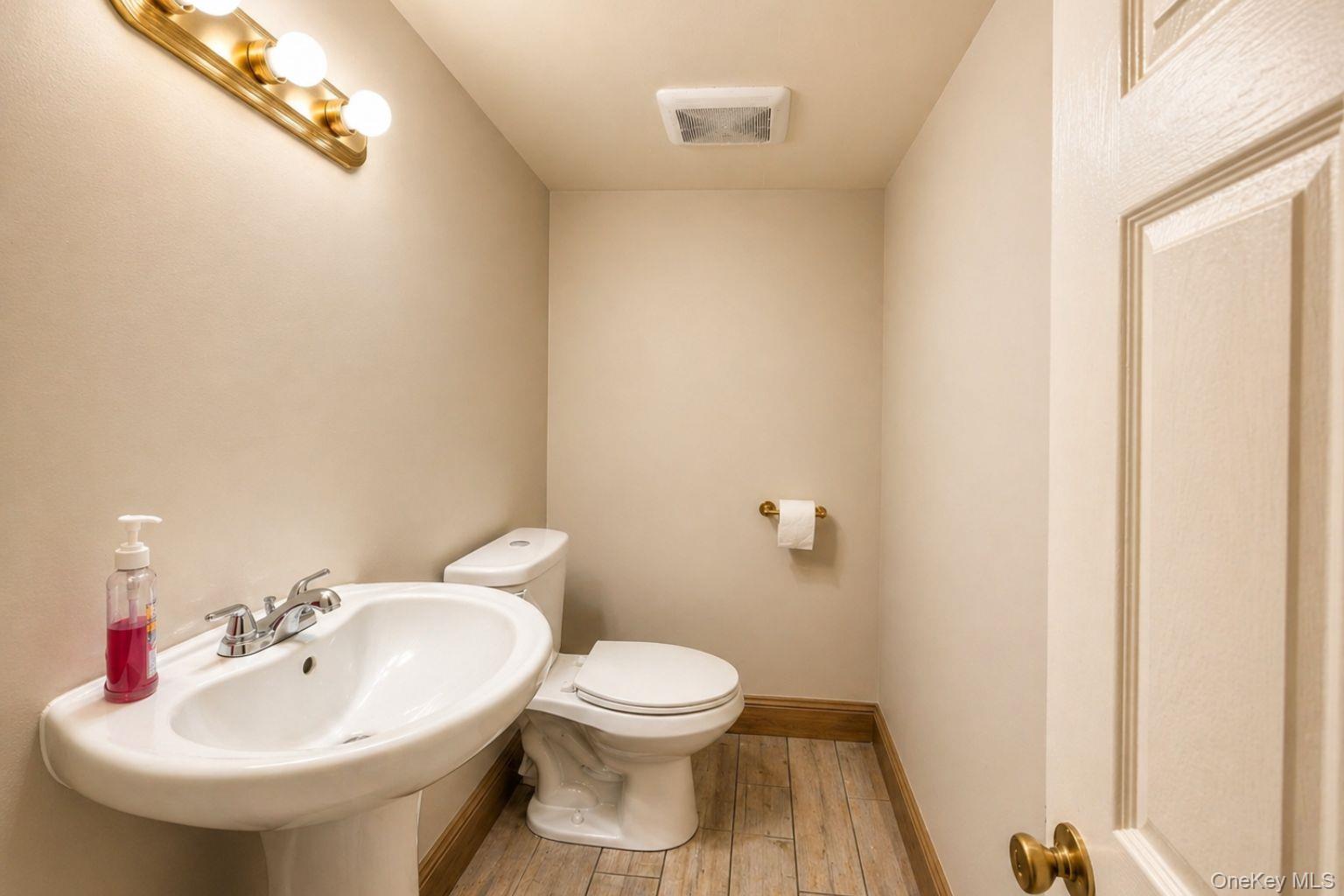 8001 Northern Boulevard – For Sale photo 11