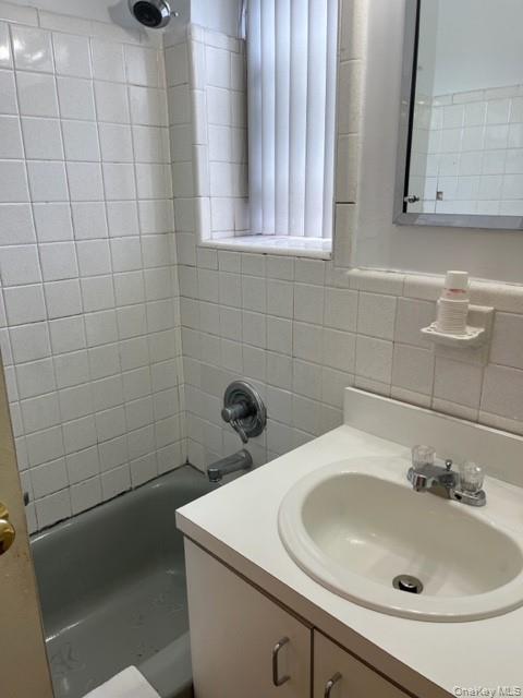 4727 Little Neck Parkway, Unit 4G photo 6