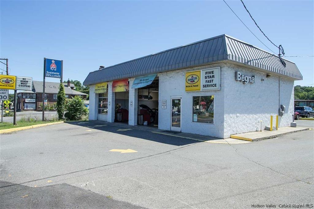 560 Albany Avenue – For Rent