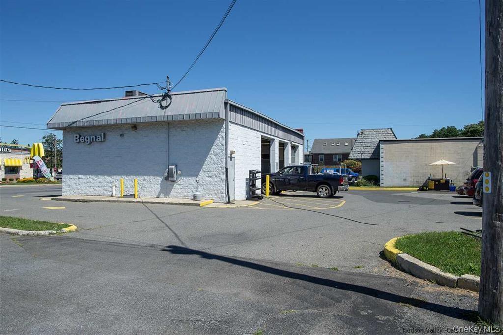 560 Albany Avenue – For Rent photo 3