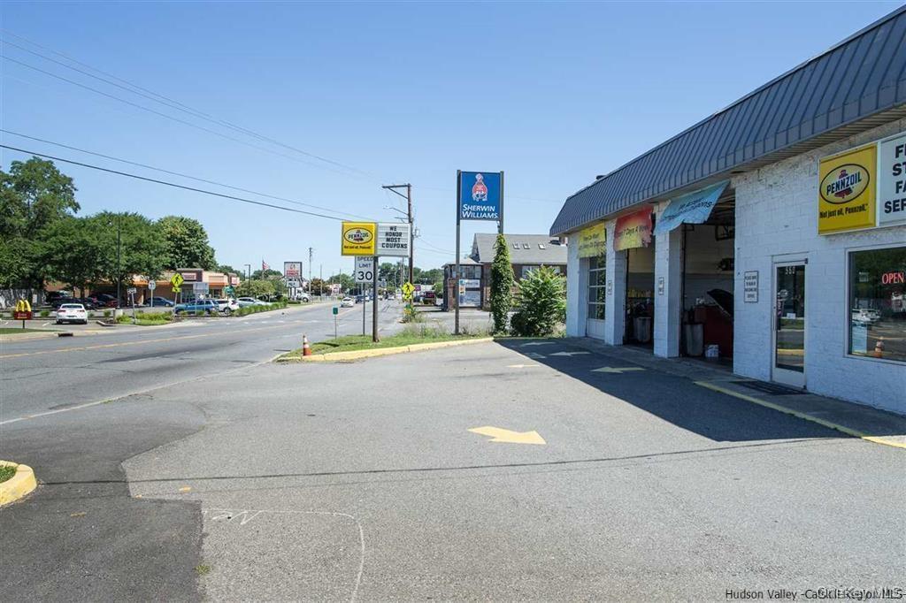 560 Albany Avenue – For Rent photo 2