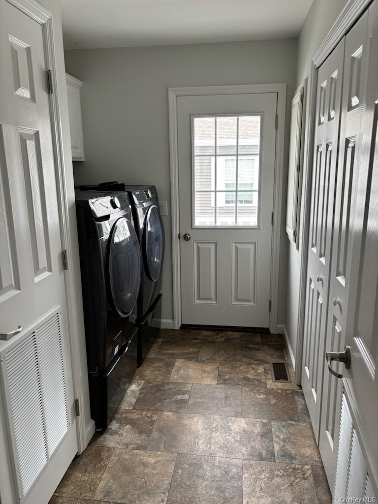 1661 Old Country Road, Unit 539 photo 19