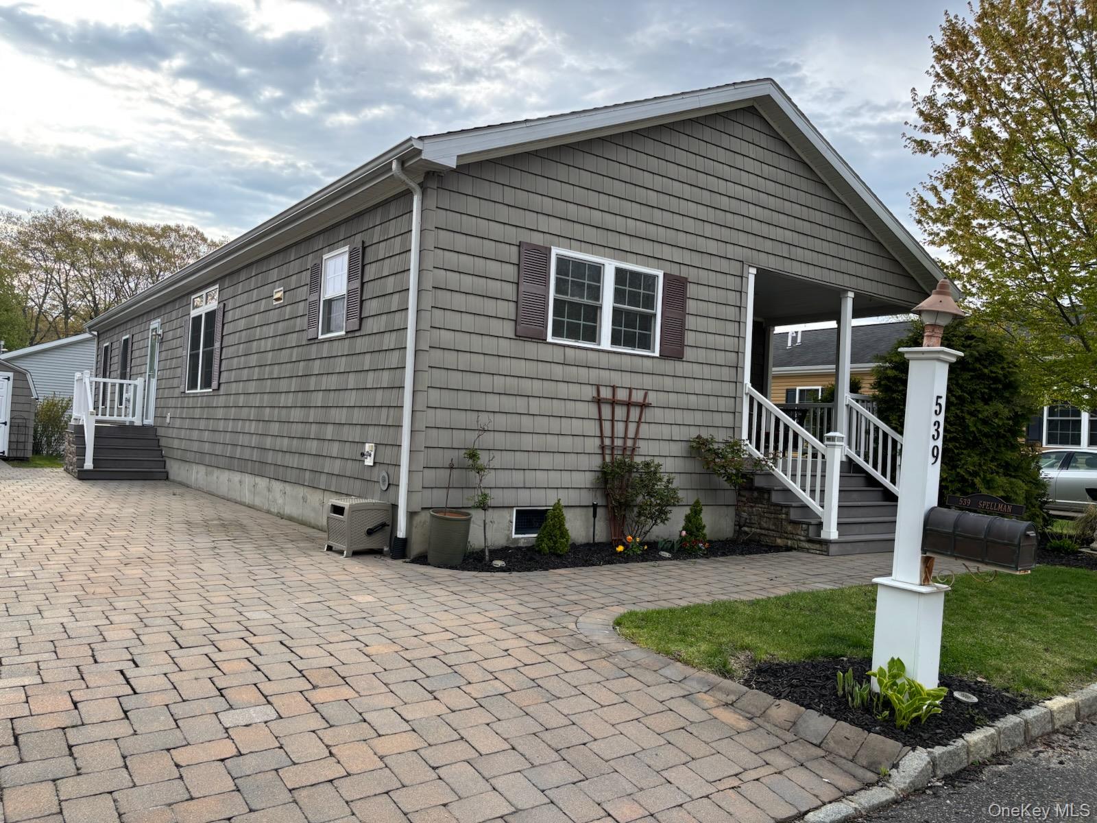 1661 Old Country Road, Unit 539
