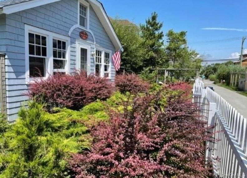 40 Bungalow Walk – For Rent