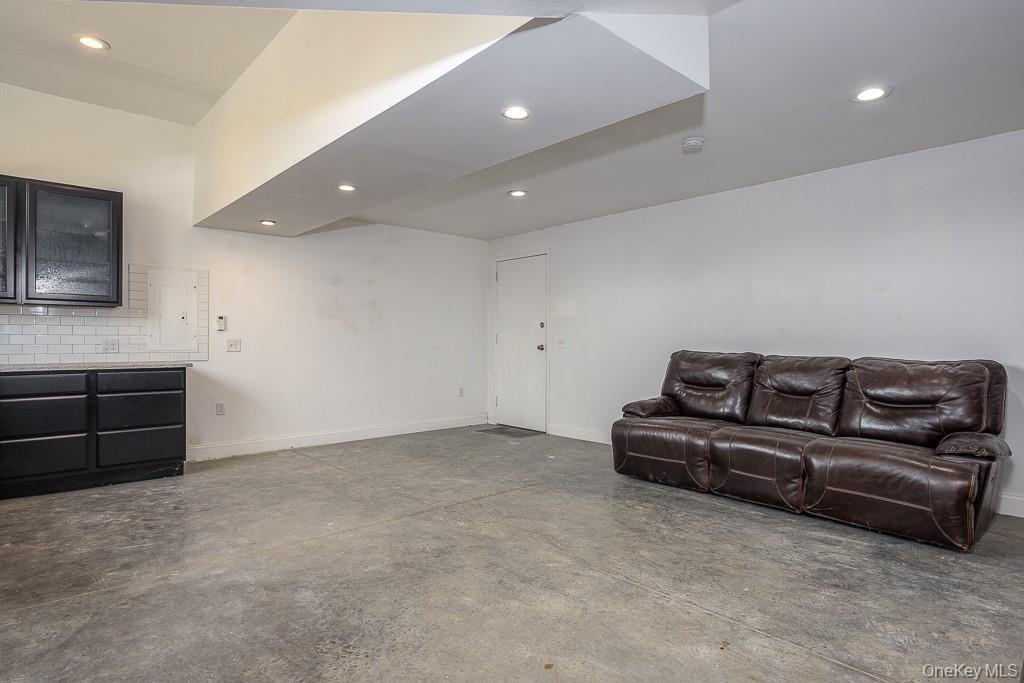 1 Teneyck Street – For Sale photo 34