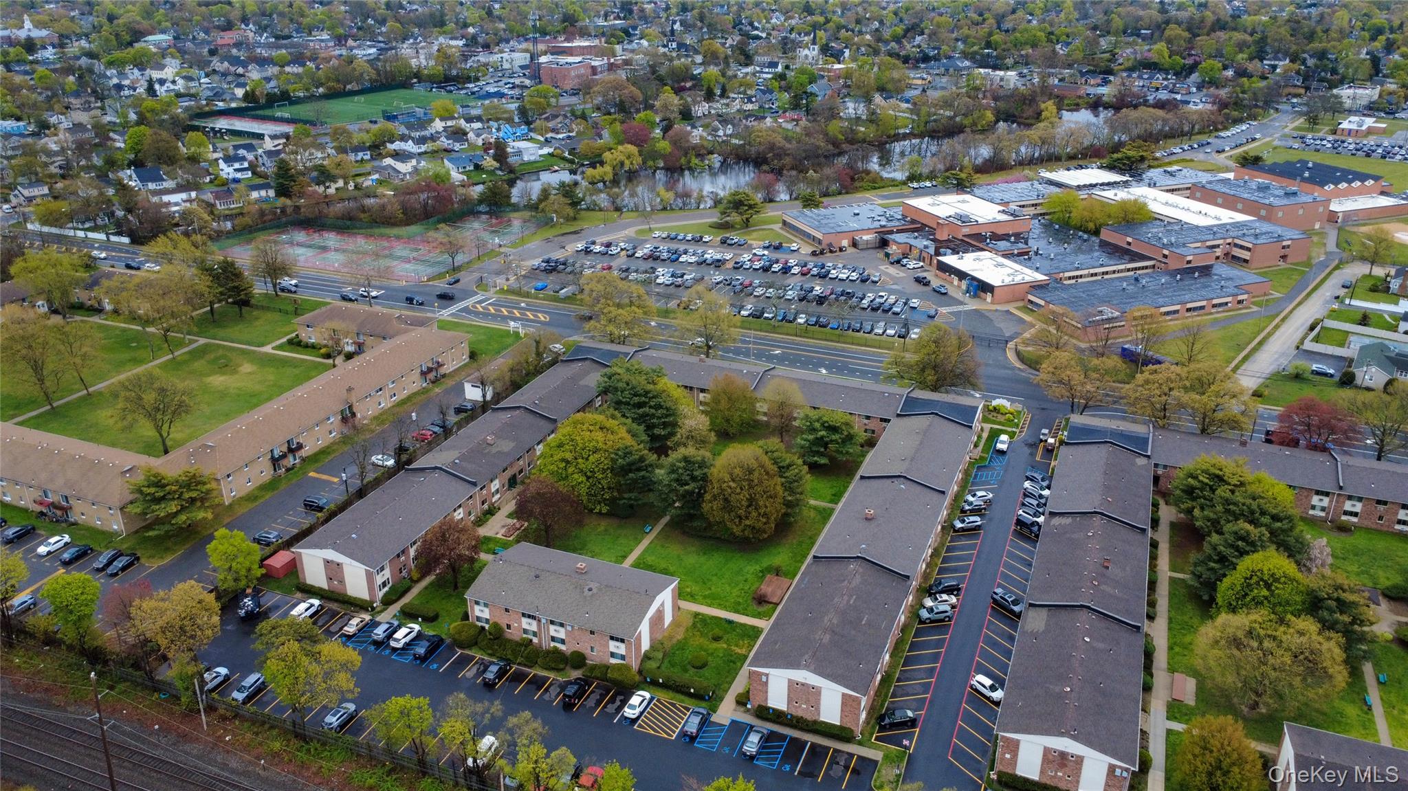 2453D Union Blvd, Unit 2A