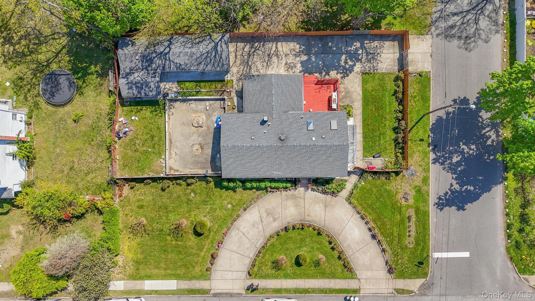 683 Broadway – For Sale photo 4