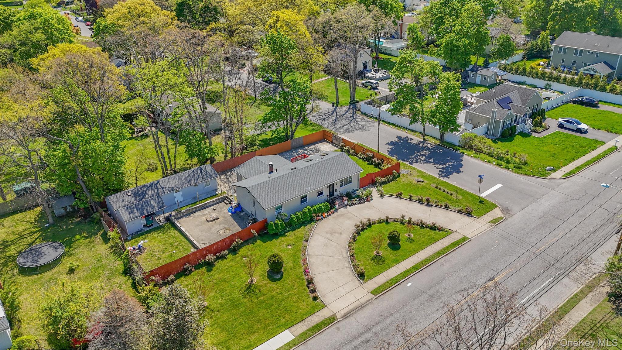683 Broadway – For Sale photo 3