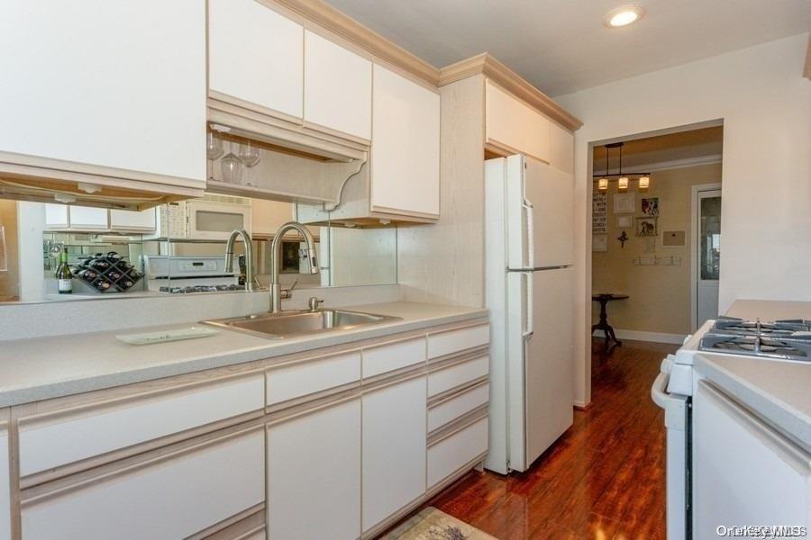 1213 E Broadway, Unit B24 photo 13