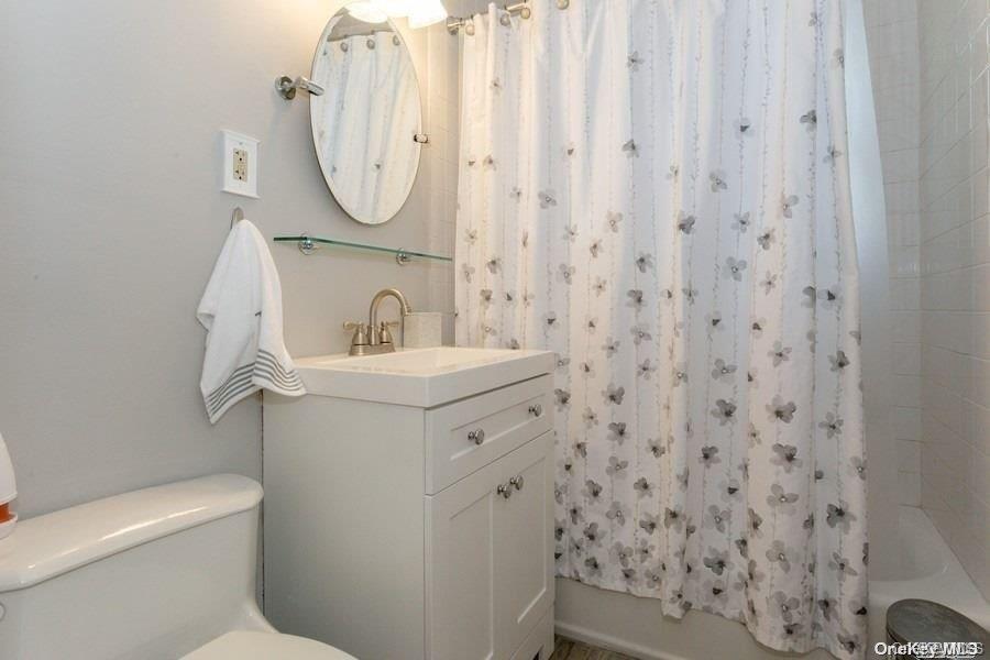 1213 E Broadway, Unit B24 photo 19