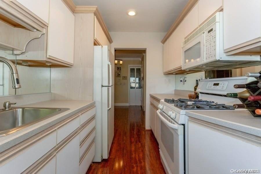 1213 E Broadway, Unit B24 photo 14