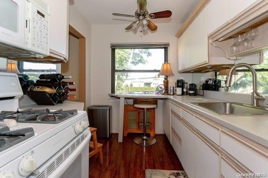 1213 E Broadway, Unit B24 photo 15
