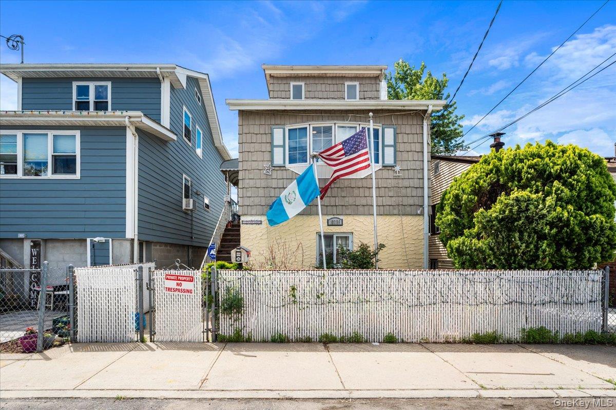 10216 164th Road – For Sale