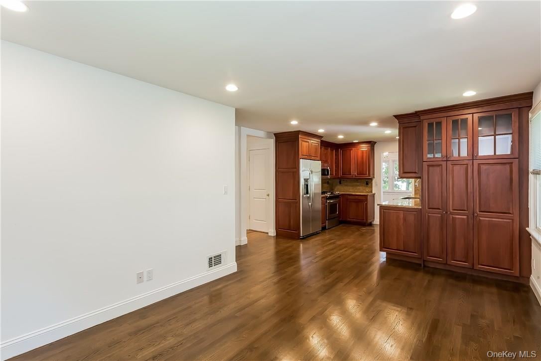 20 Walker Avenue – For Rent photo 5