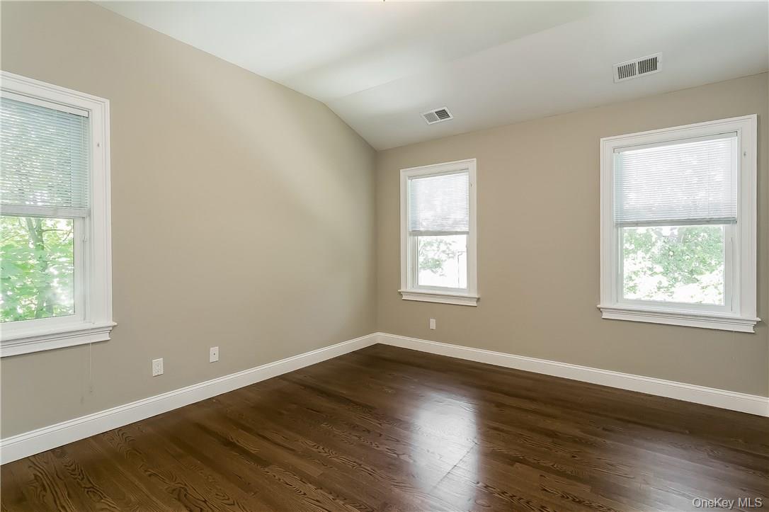 20 Walker Avenue – For Rent photo 21