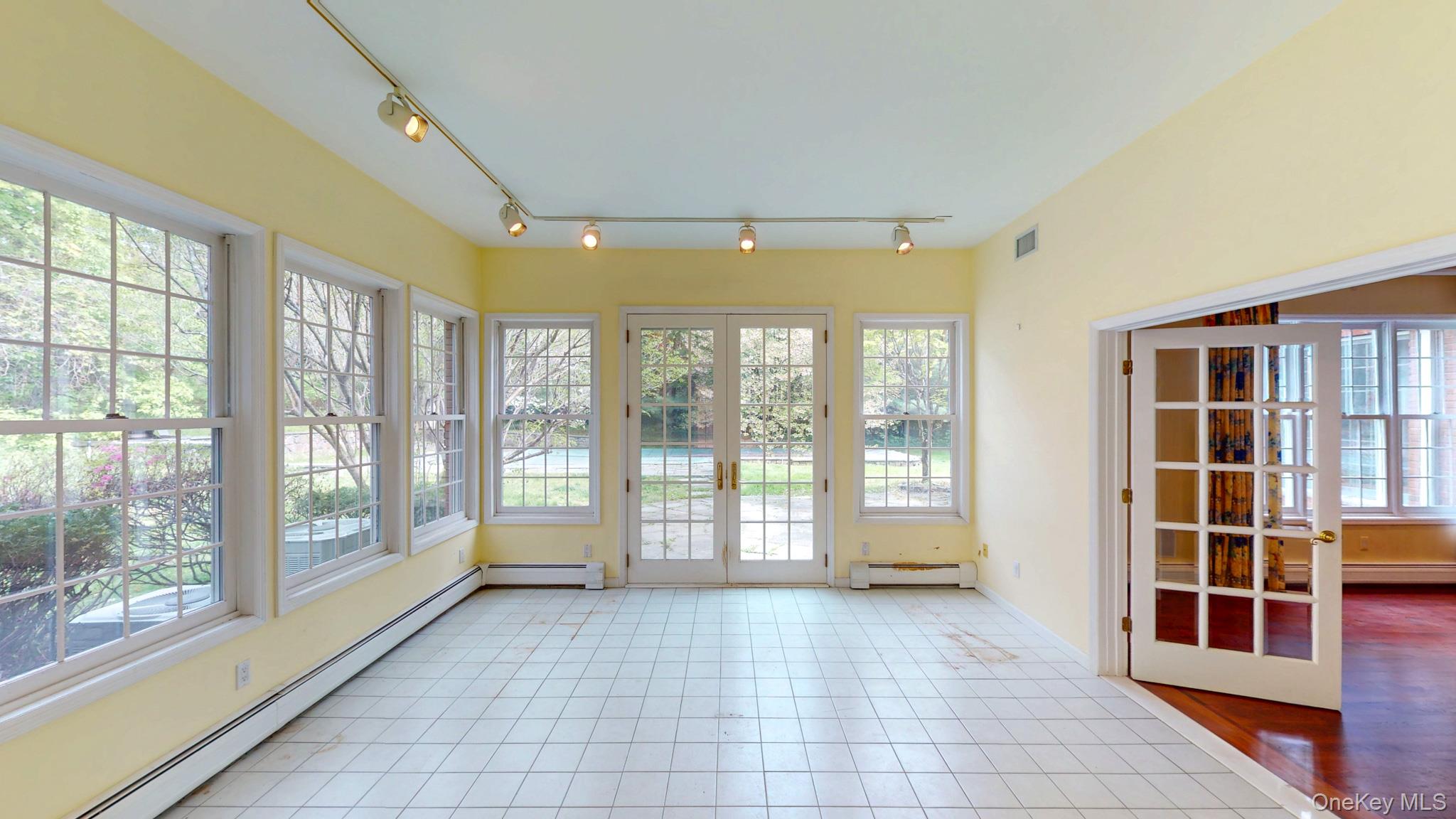 7 Post Lane – For Sale photo 35