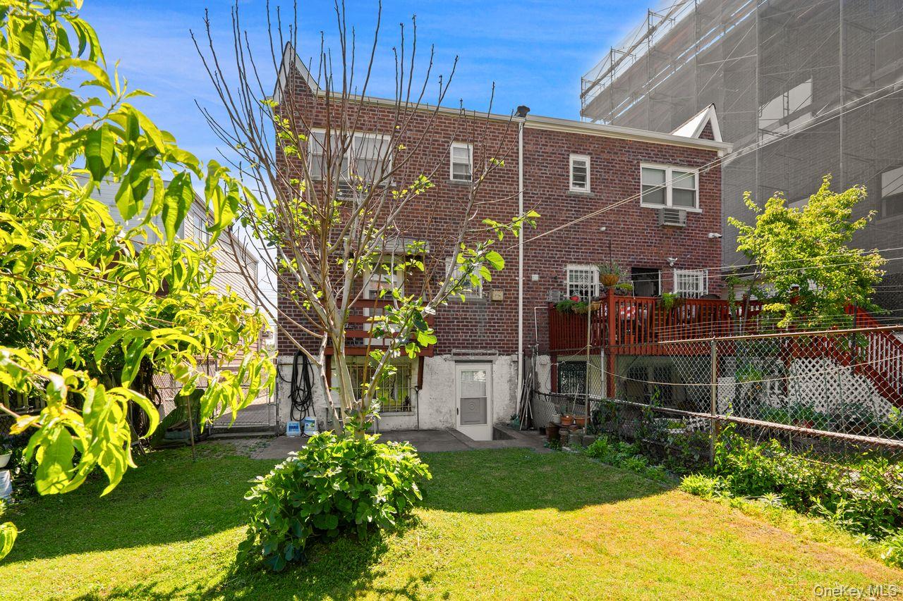 1056 Swinton Avenue – For Sale photo 24