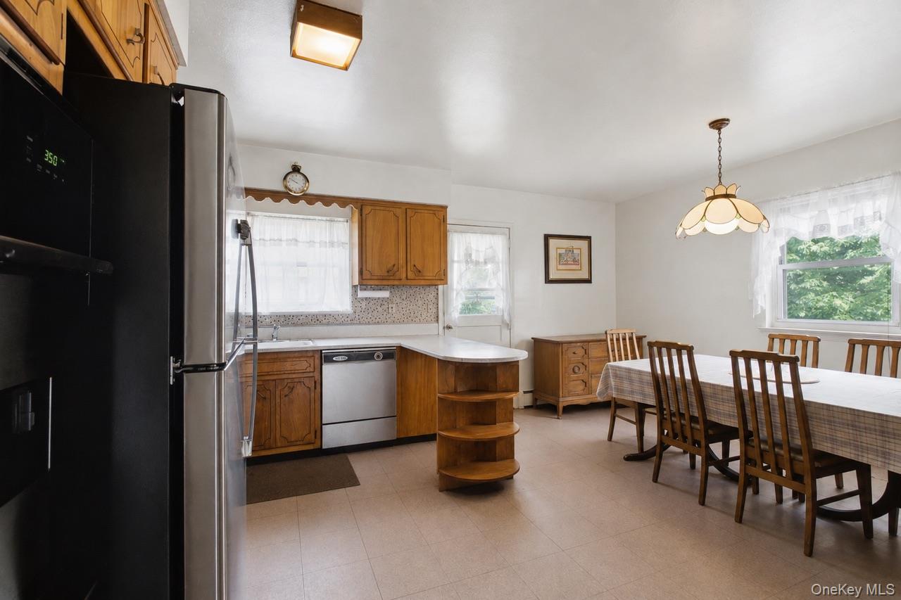 1056 Swinton Avenue – For Sale photo 8