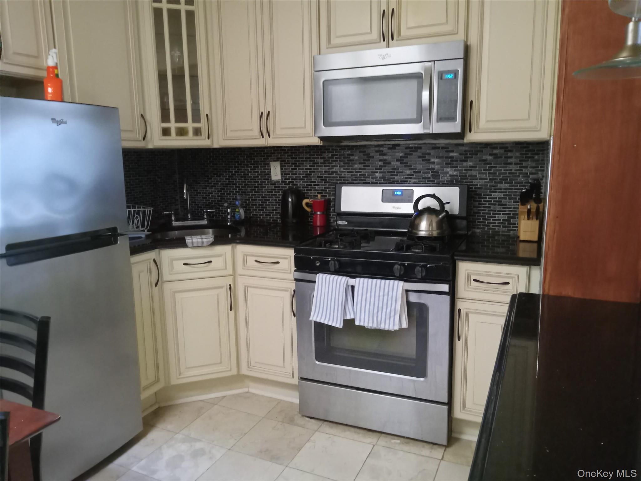 263 Hancock Street – For Sale photo 2