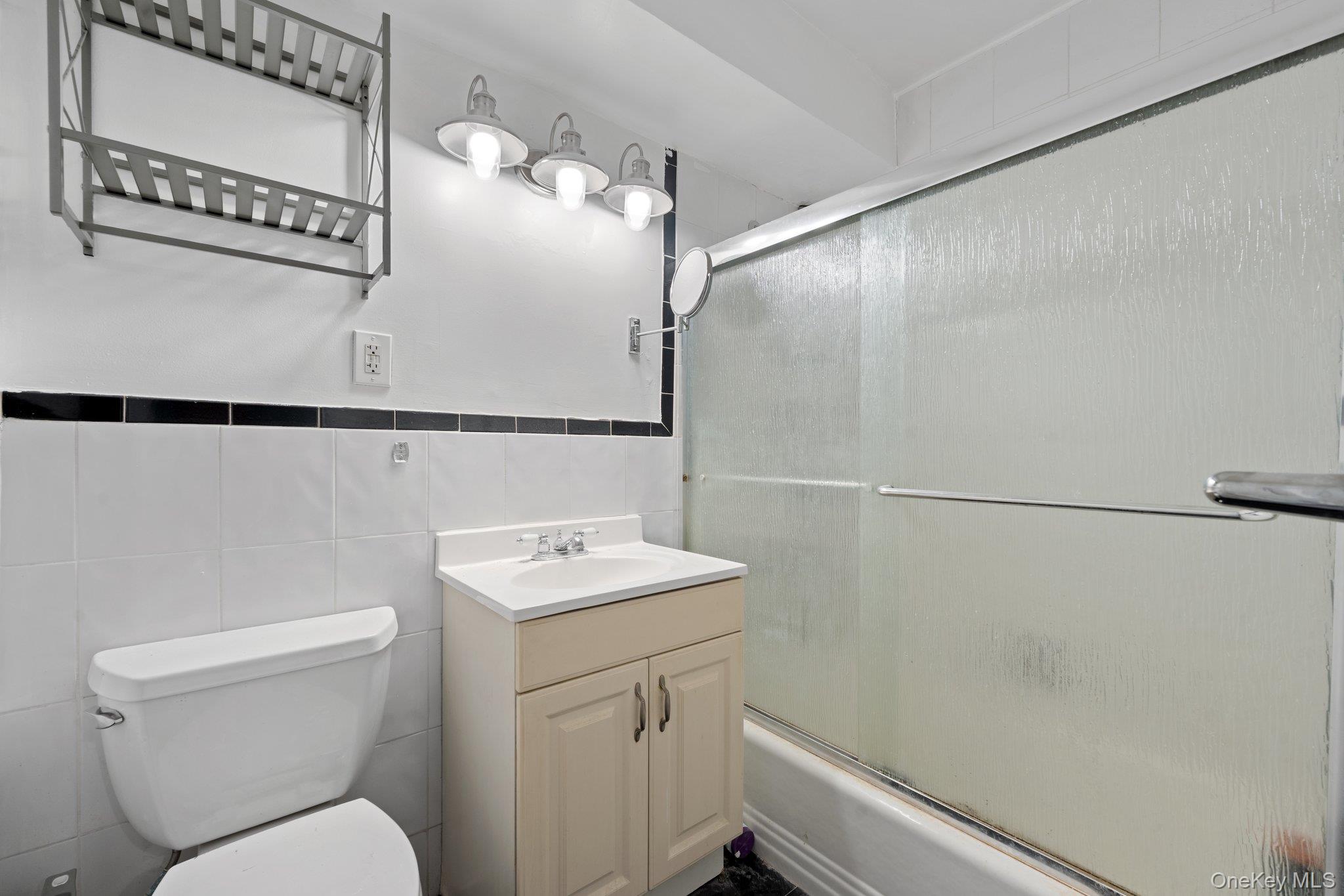 3121 Middletown Road, Unit 8A photo 3