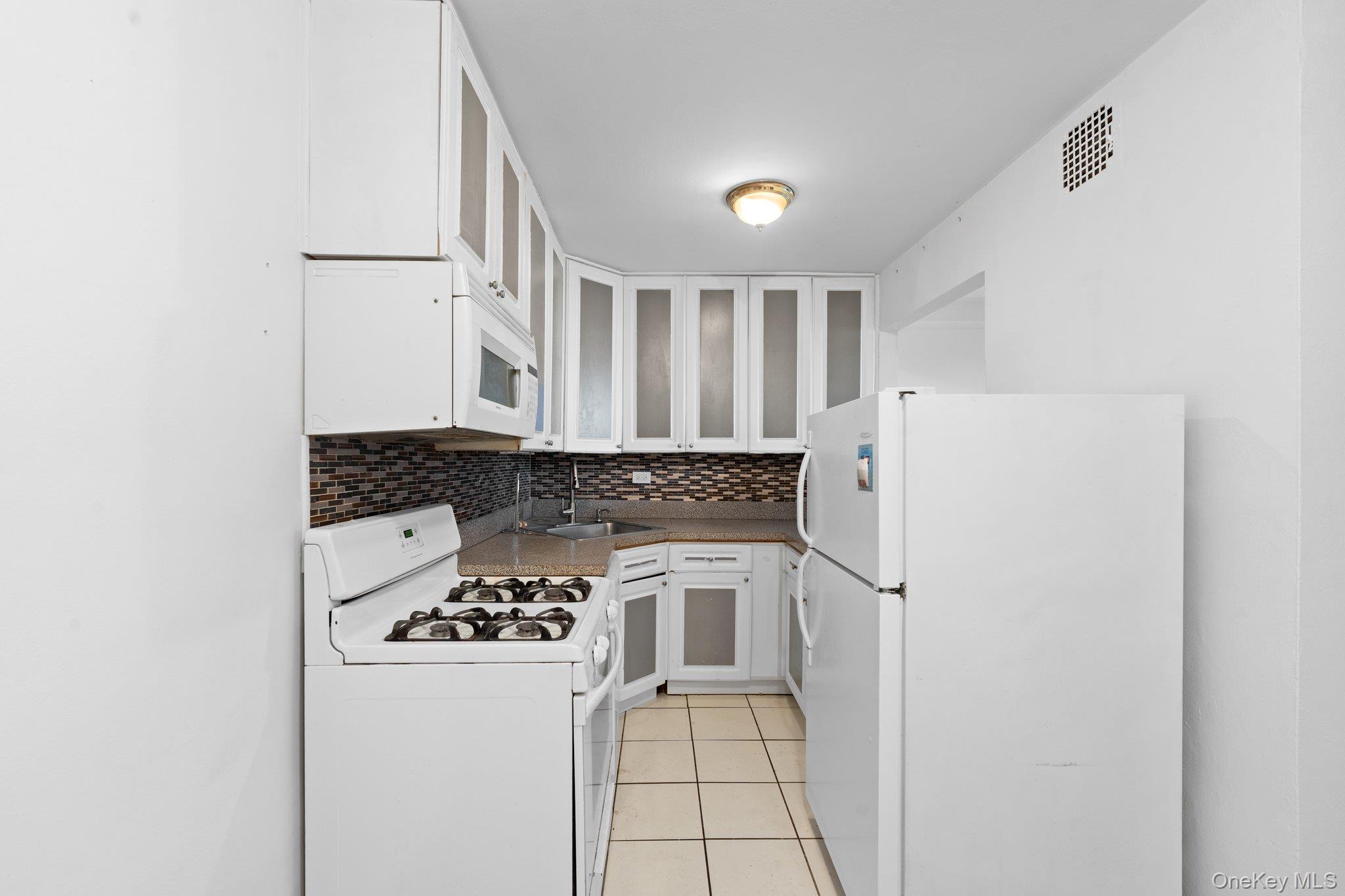 3121 Middletown Road, Unit 8A photo 15