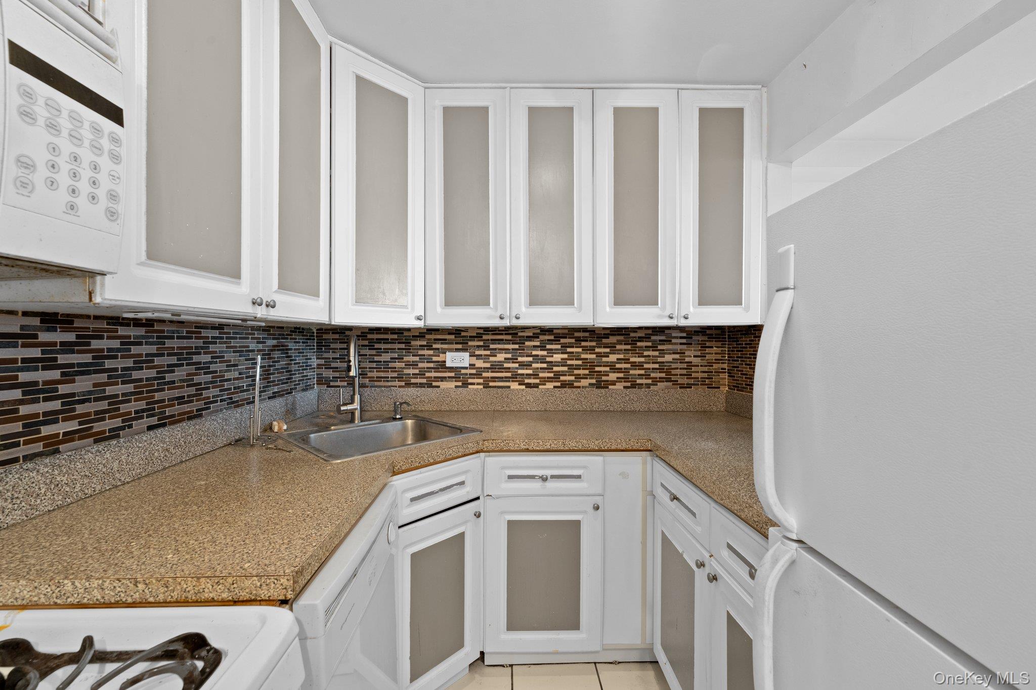 3121 Middletown Road, Unit 8A photo 5