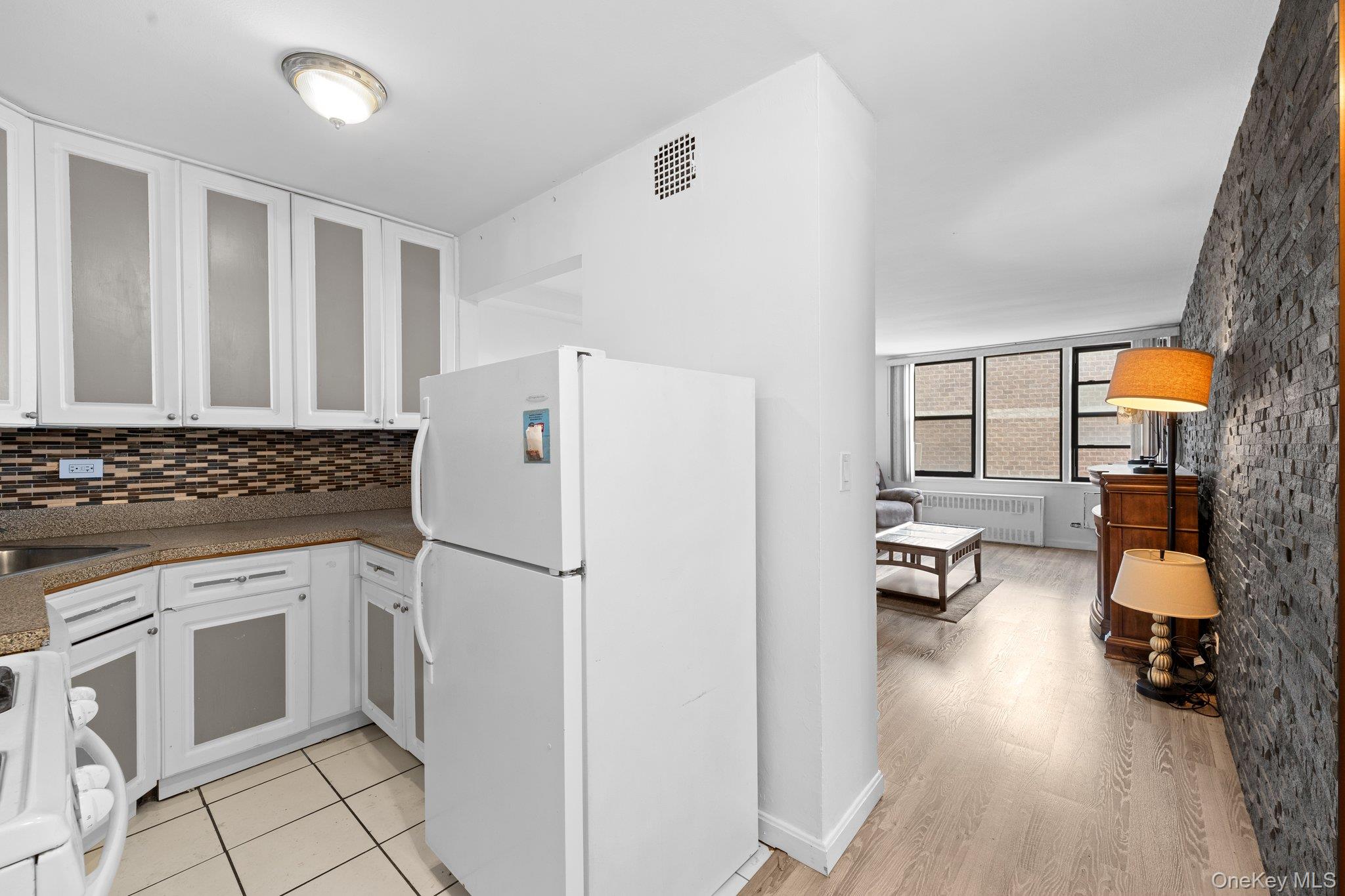 3121 Middletown Road, Unit 8A photo 4
