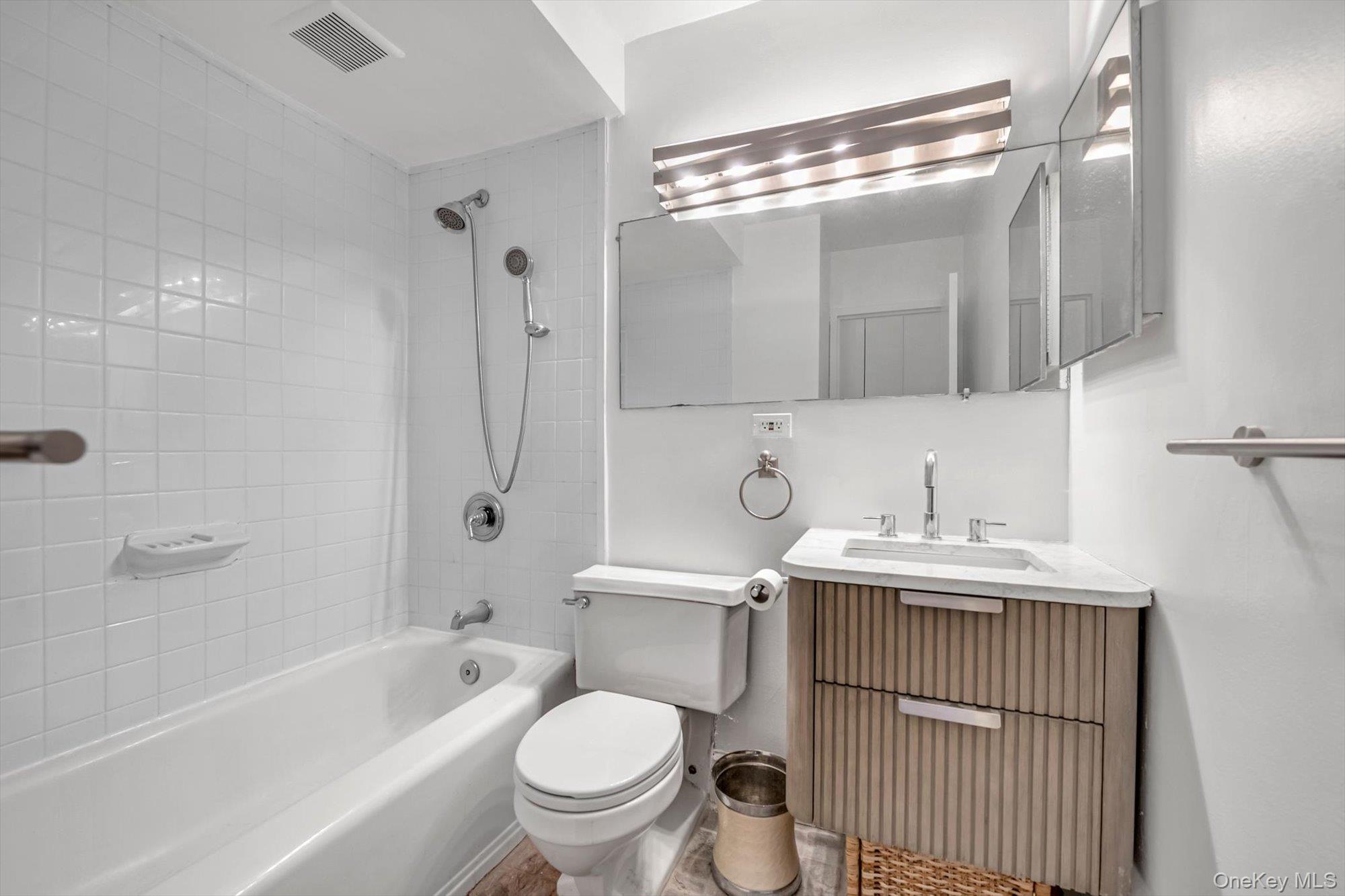 77 Bleecker Street, Unit 105 photo 14