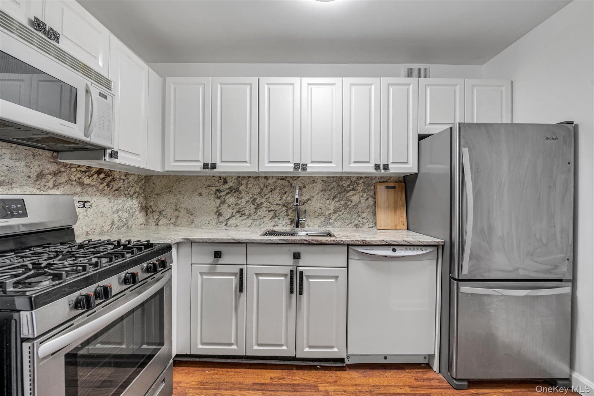 77 Bleecker Street, Unit 105 photo 12