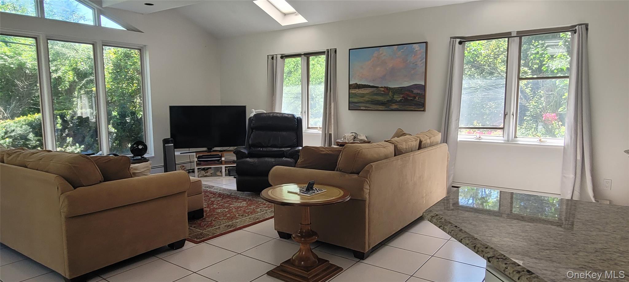 15 Somerset Drive S – For Rent photo 11