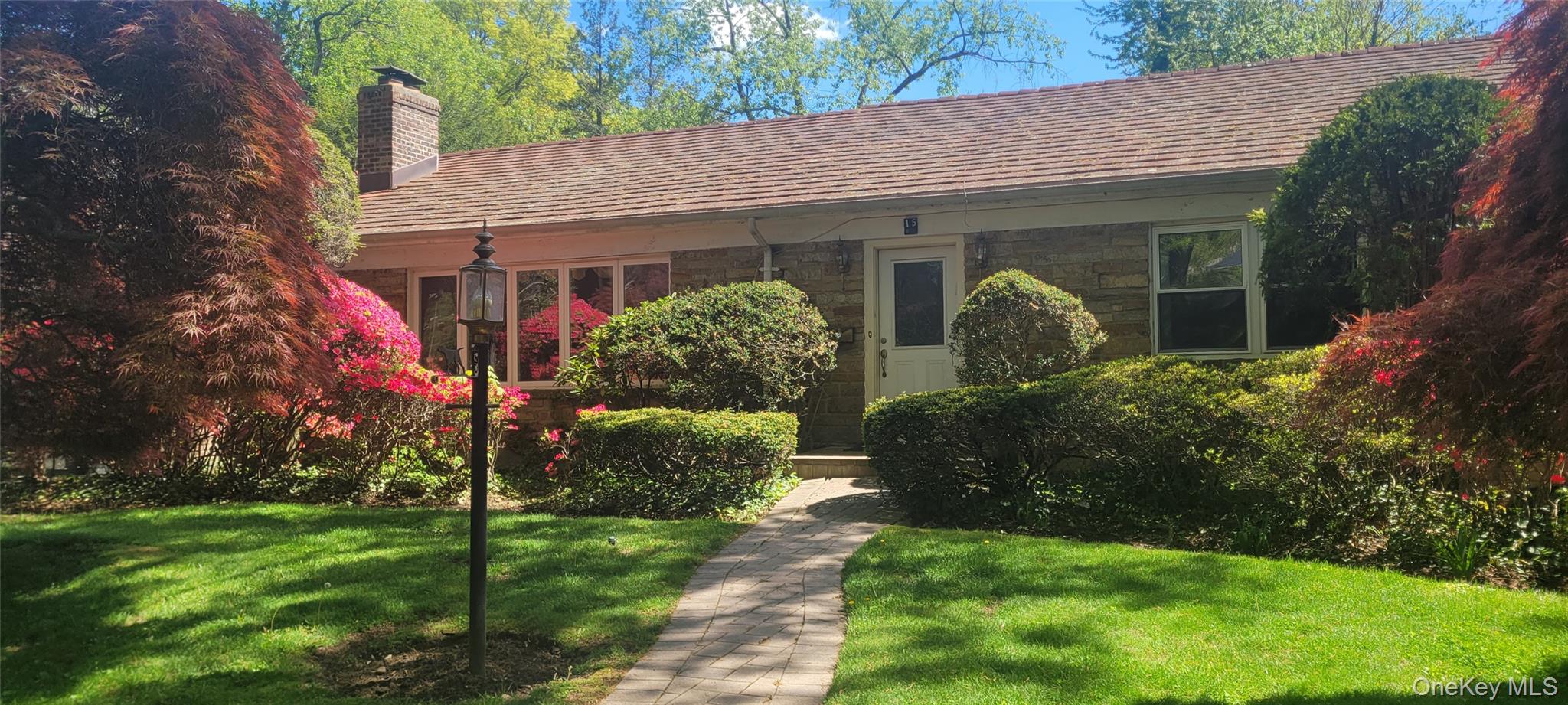 15 Somerset Drive S – For Rent