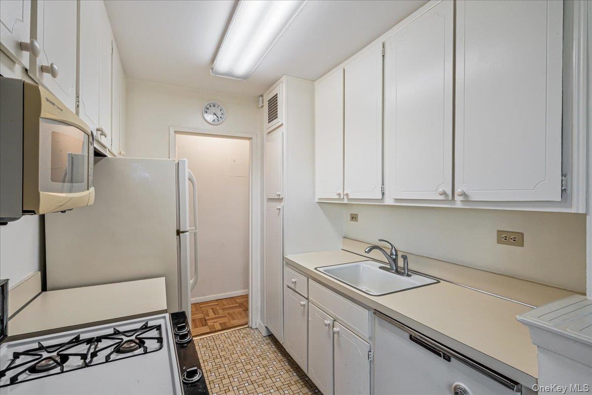 17-85 215th Street, Unit 3E photo 13
