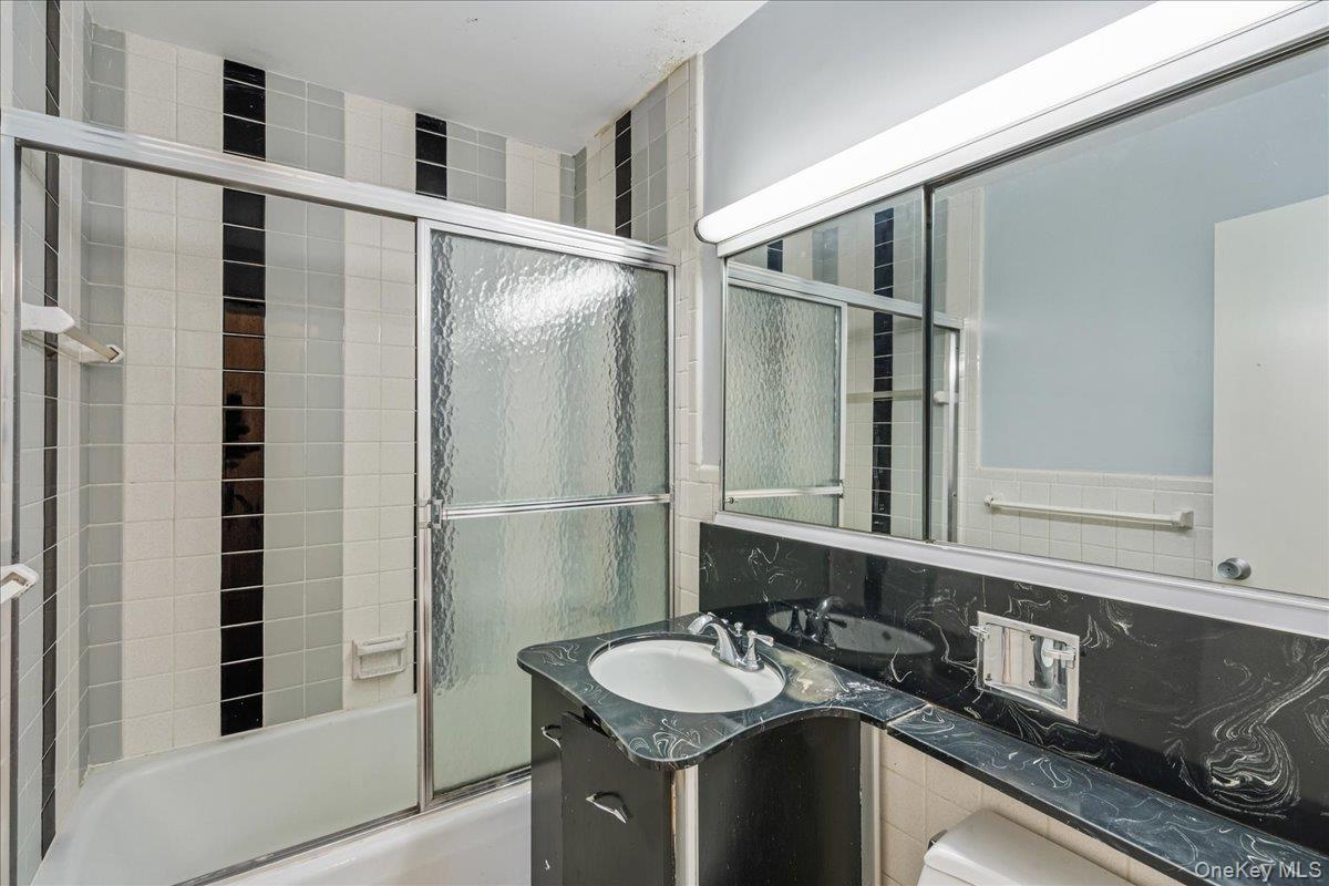 17-85 215th Street, Unit 3E photo 19