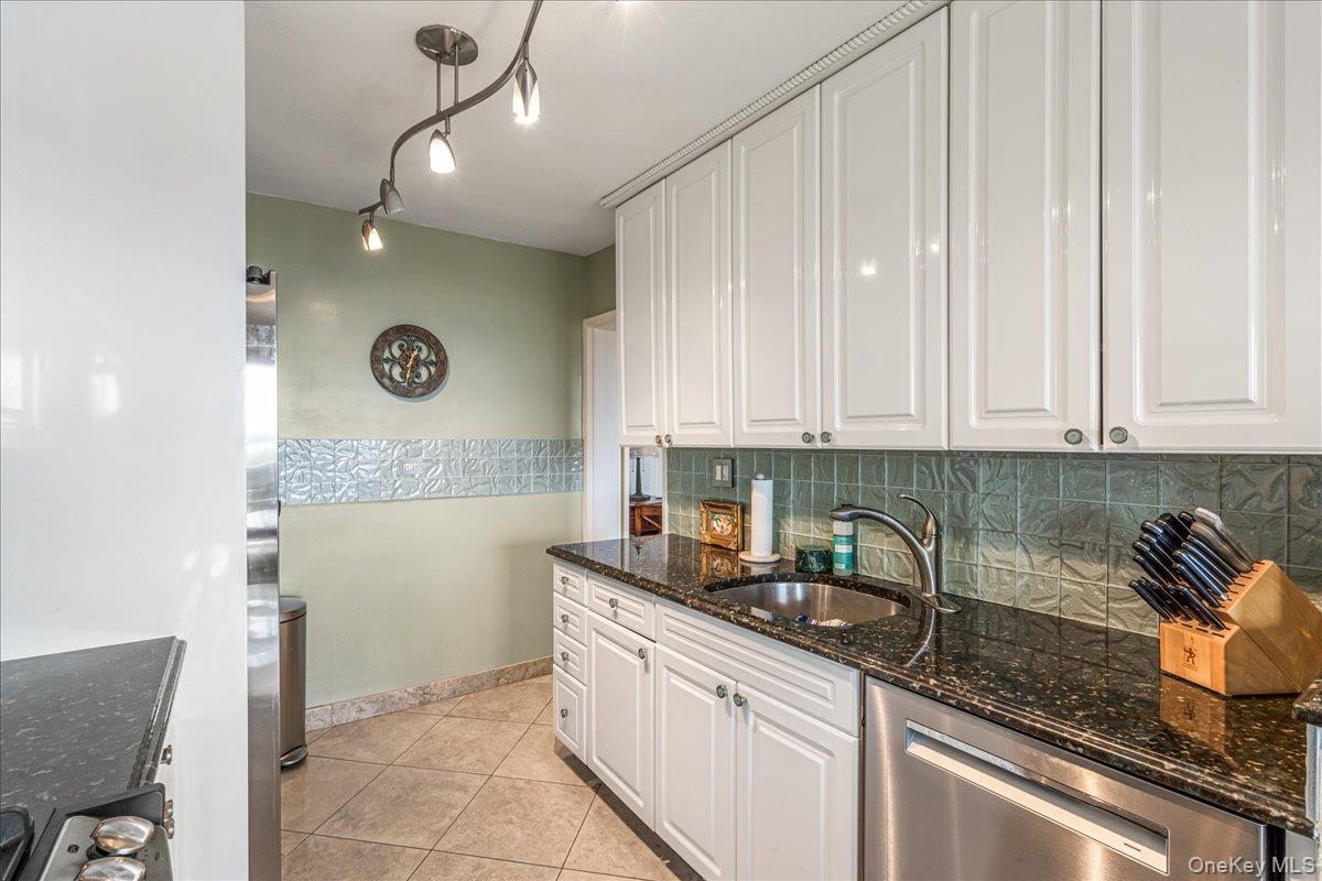17-85 215th Street, Unit 14D photo 13