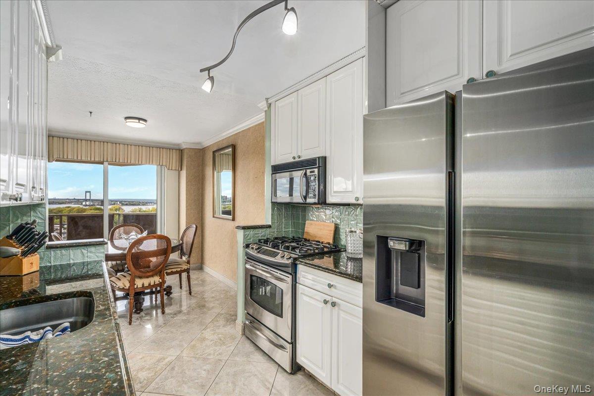 17-85 215th Street, Unit 14D photo 14