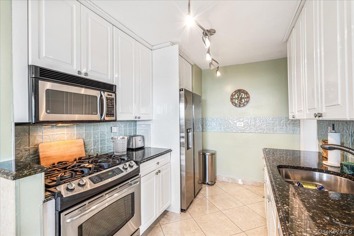 17-85 215th Street, Unit 14D photo 12