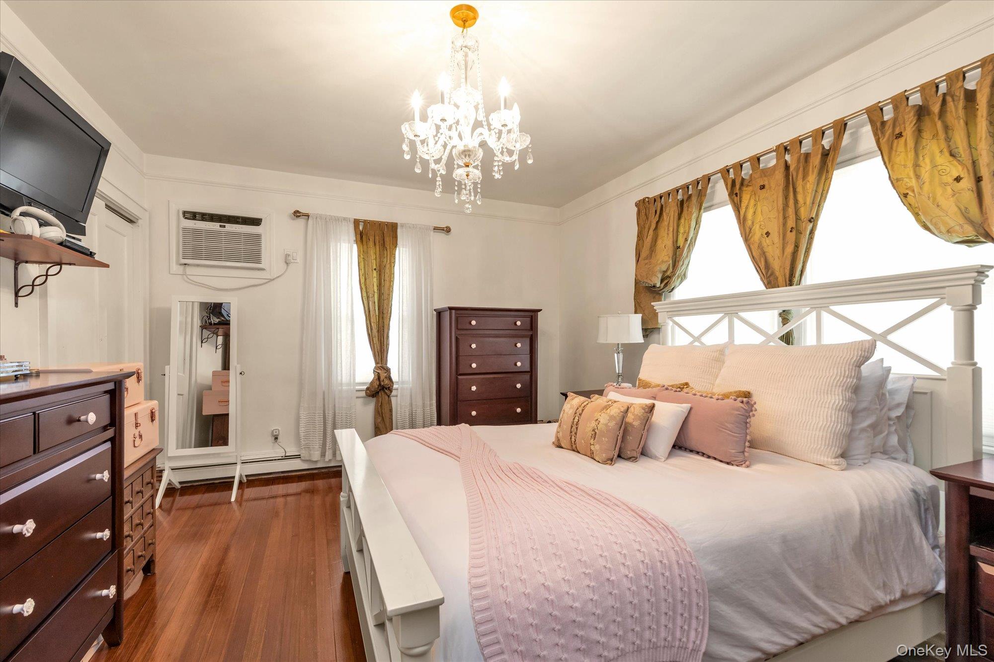 1051 Roselle Place – For Sale photo 10