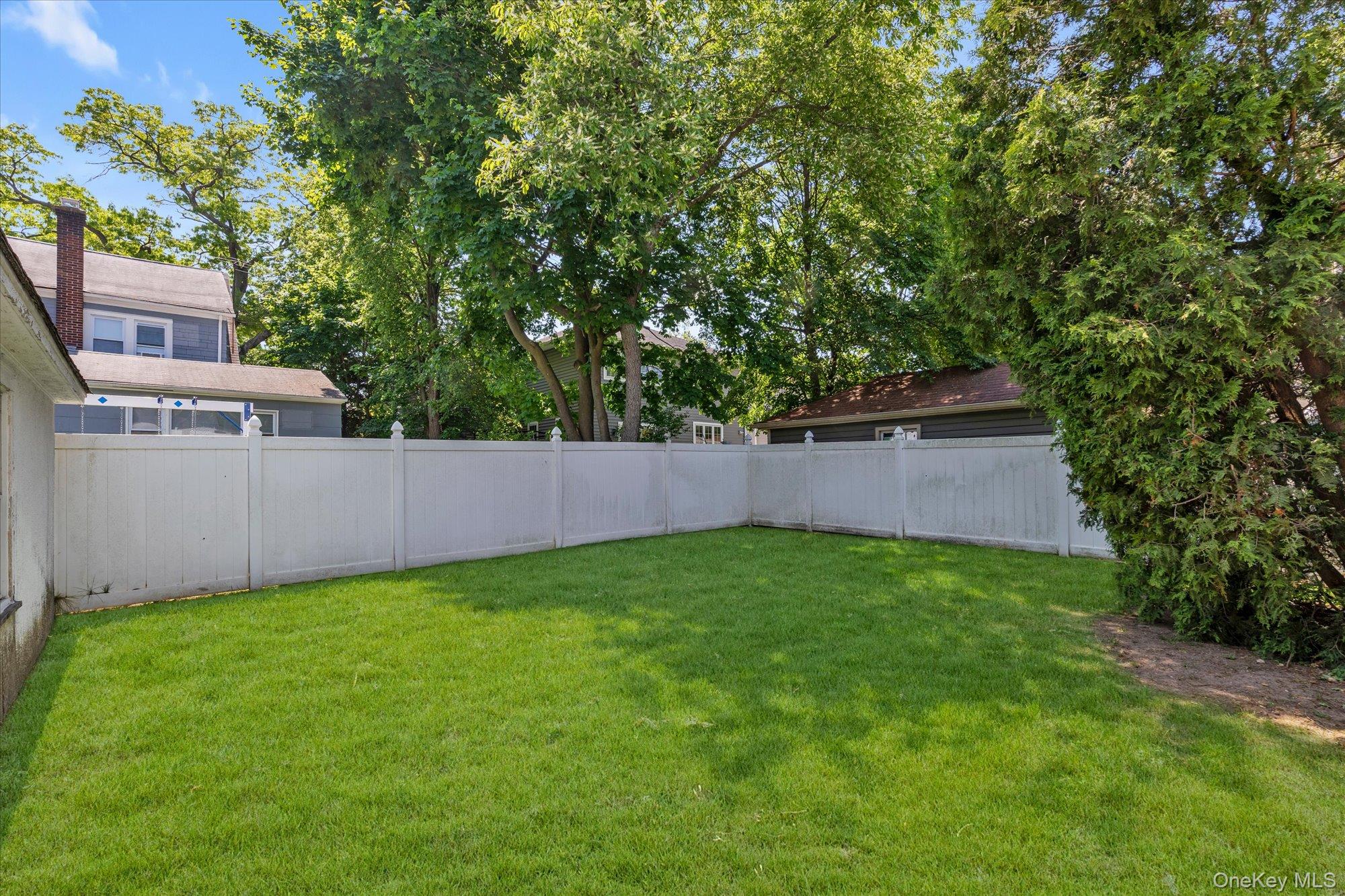 1051 Roselle Place – For Sale photo 18