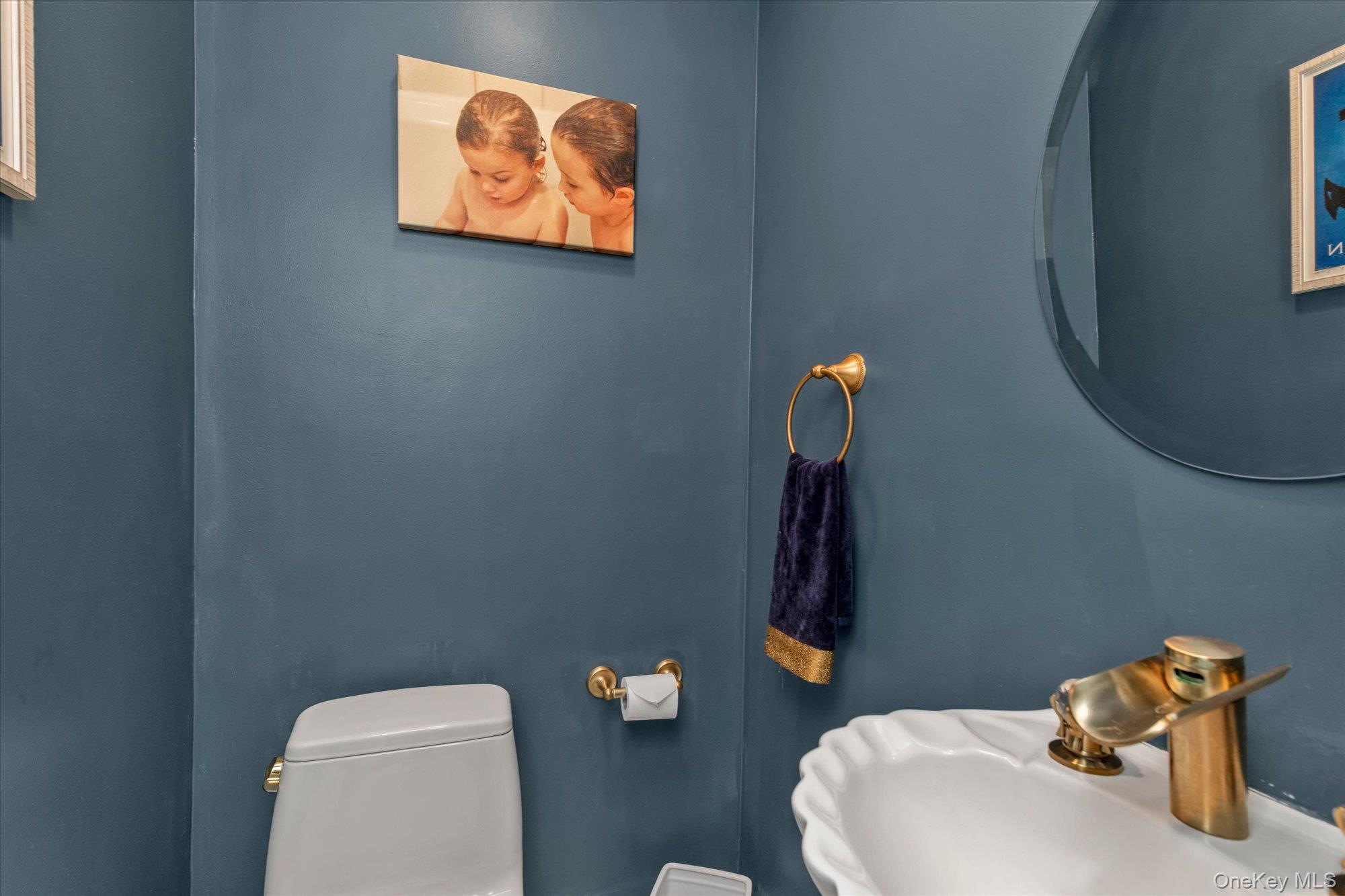 1051 Roselle Place – For Sale photo 9