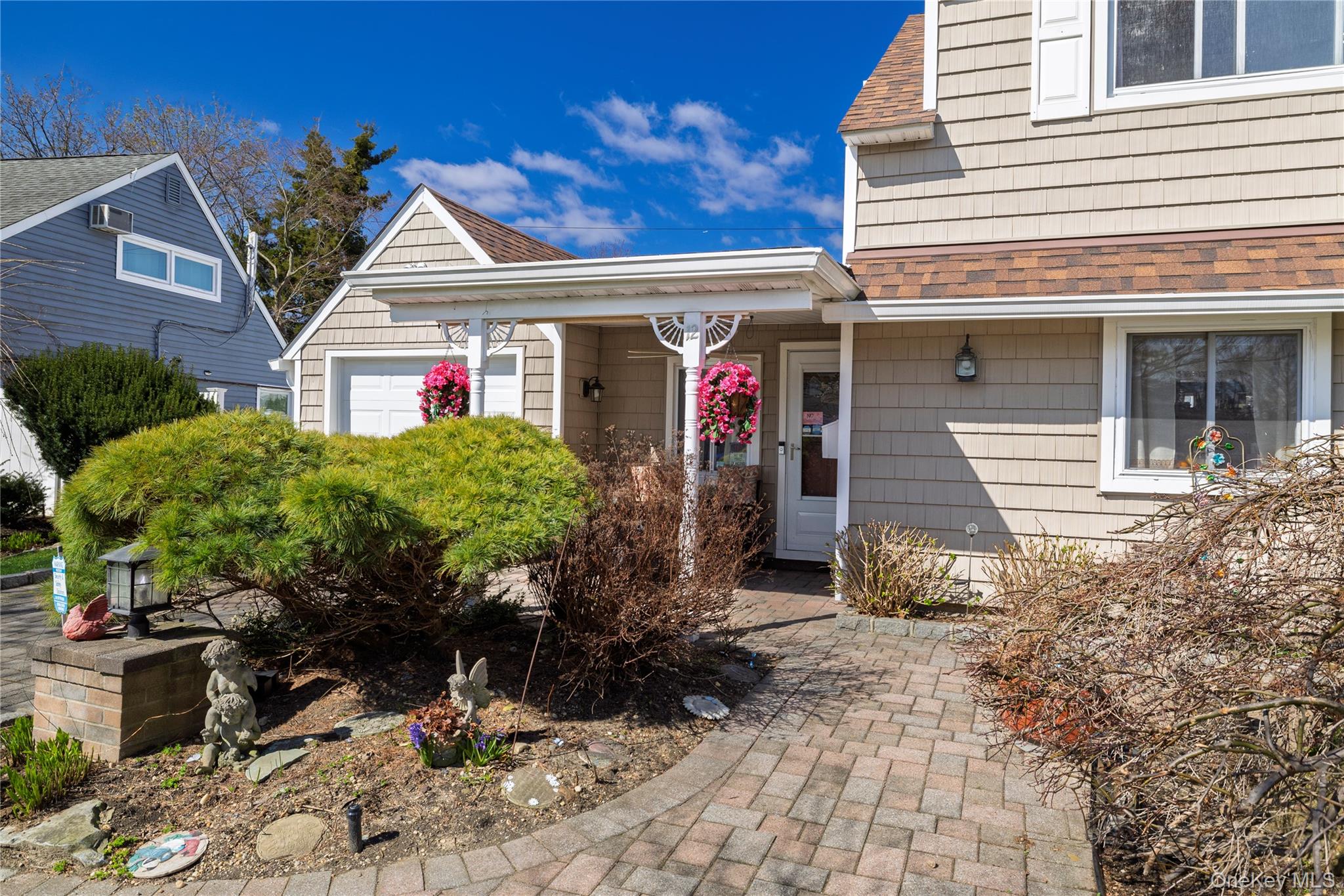 12 Link Lane – For Sale photo 18